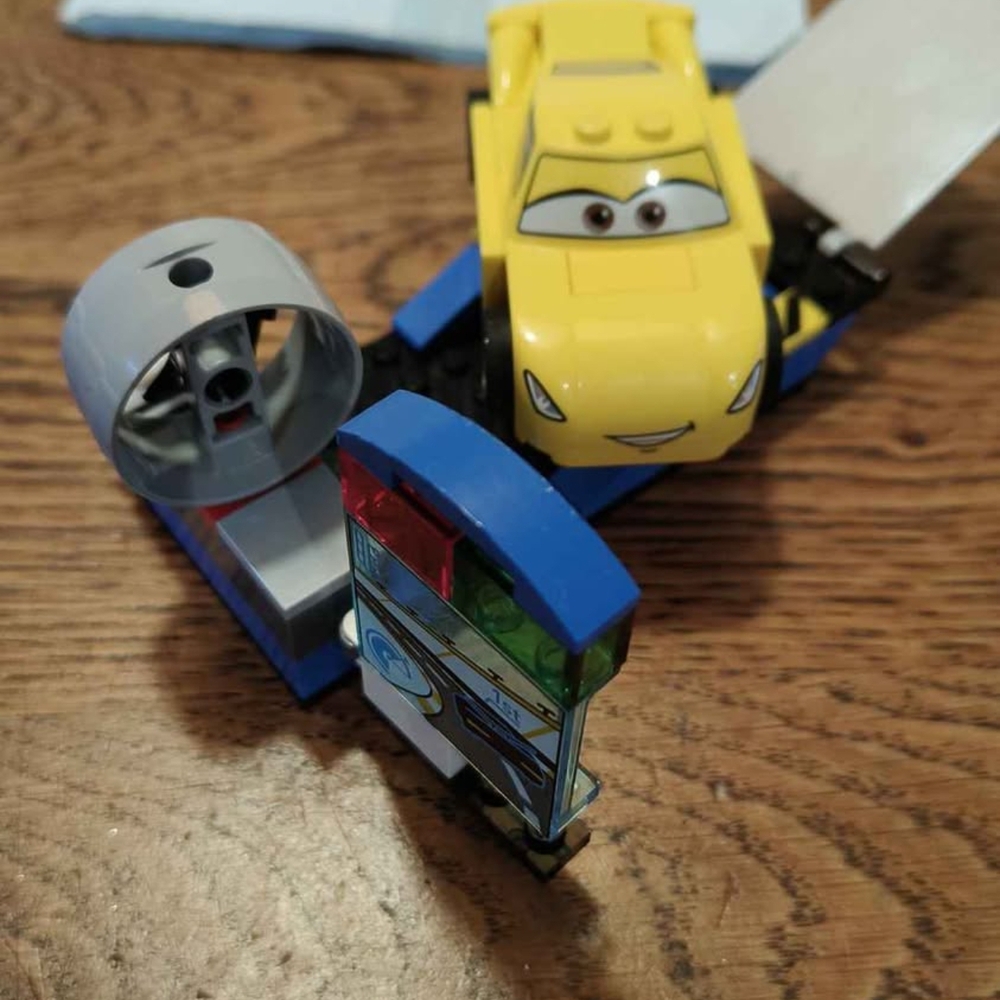 Love & Legend Yellow and Blue Racing Car Set